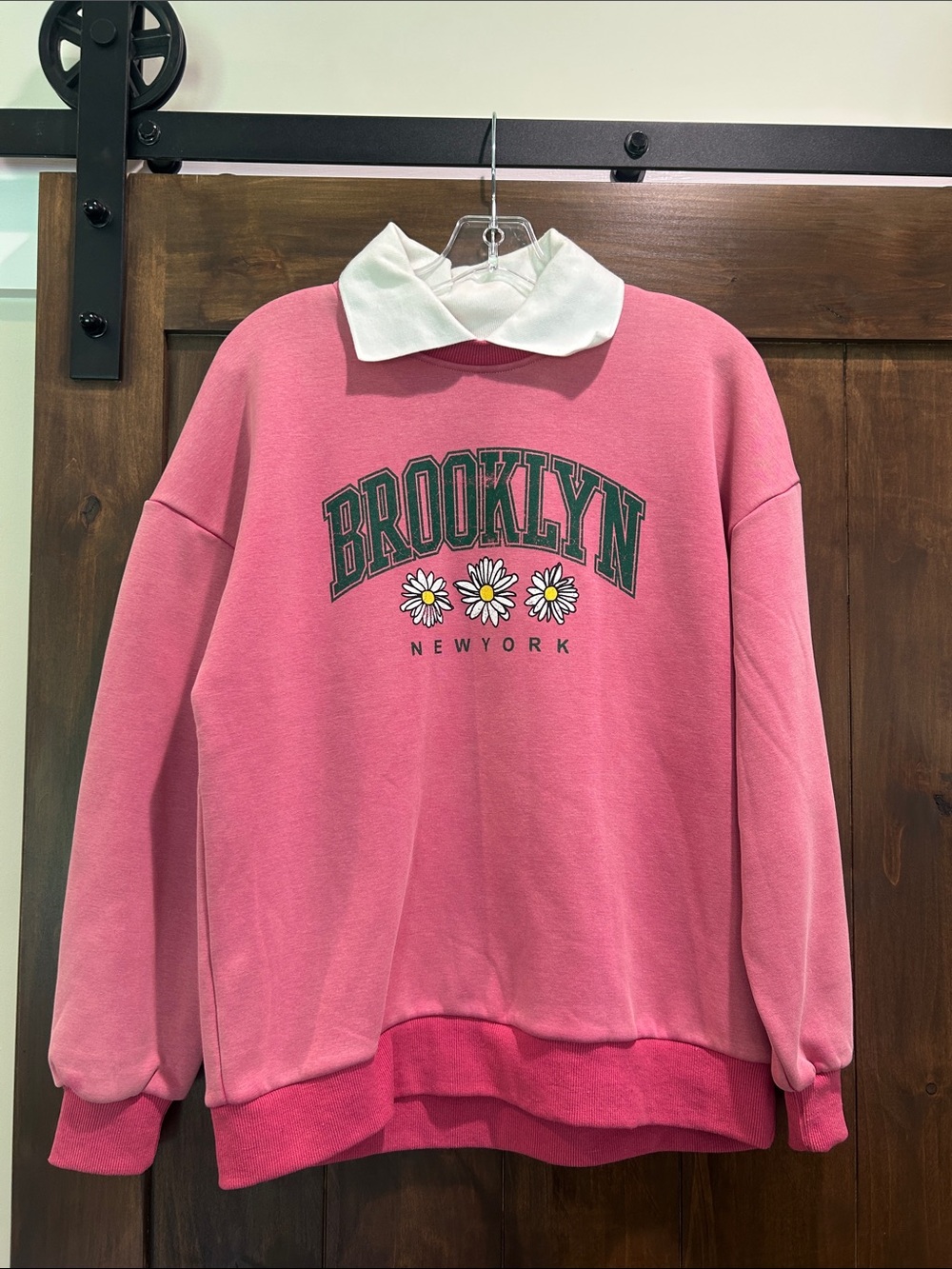 A91 NWT Baevely Pink Brooklyn NY Daisy Graphic Varsity Sweatshirt - Size Small